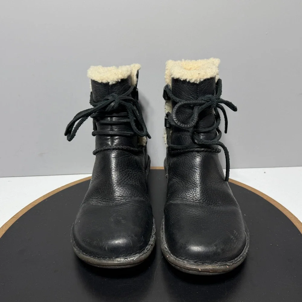 UGG Australia Mini Boots Women 7 Black Leather Shearling Lined‎ Cozy Casual